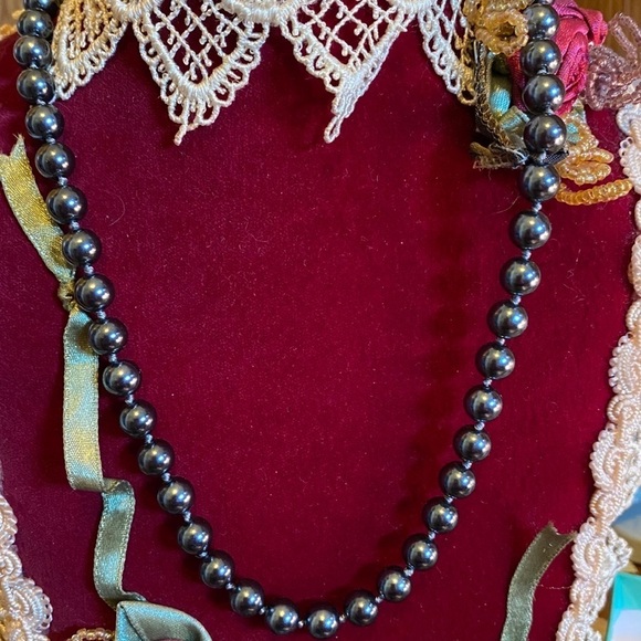 BLACK PEARLS SINGLE STRAND TOGGLE CLOSURE VTG 18” - Picture 3 of 8